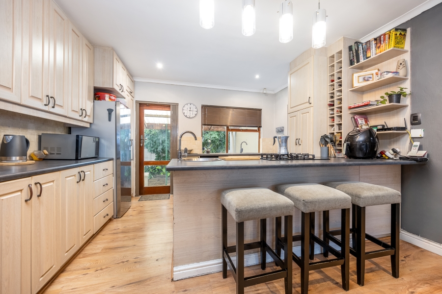 4 Bedroom Property for Sale in Wellway Park Western Cape
